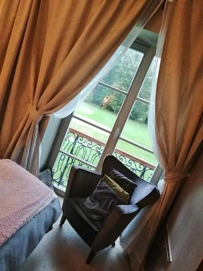 La chambre du château de bernalmont Liège Extérieur photo